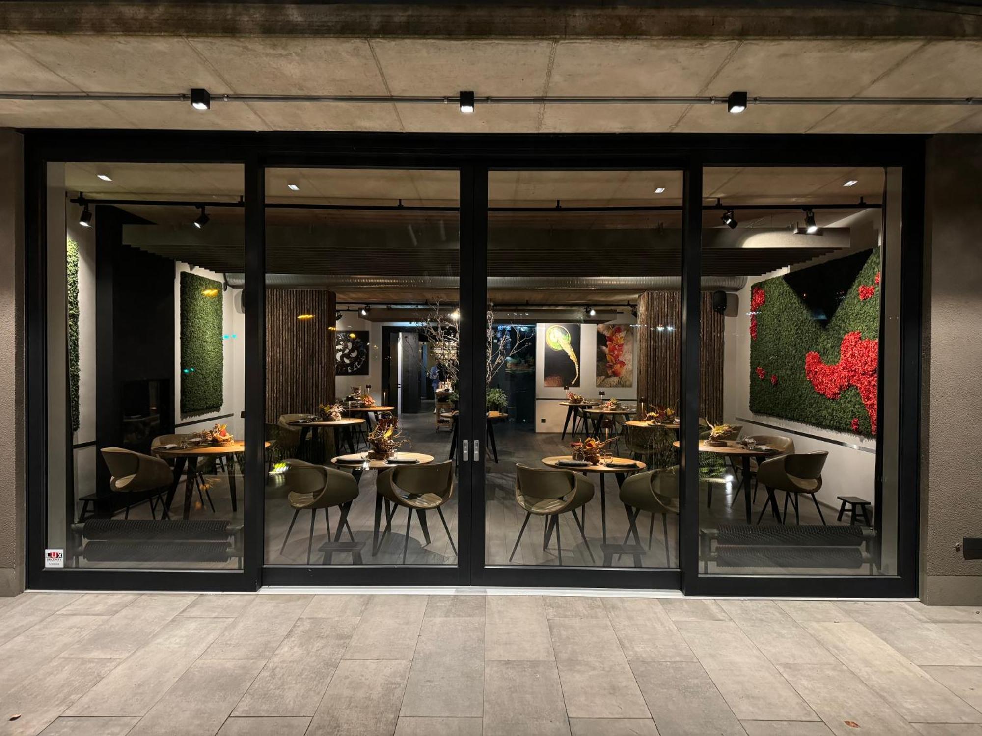 Airfield - Airport Hotel
